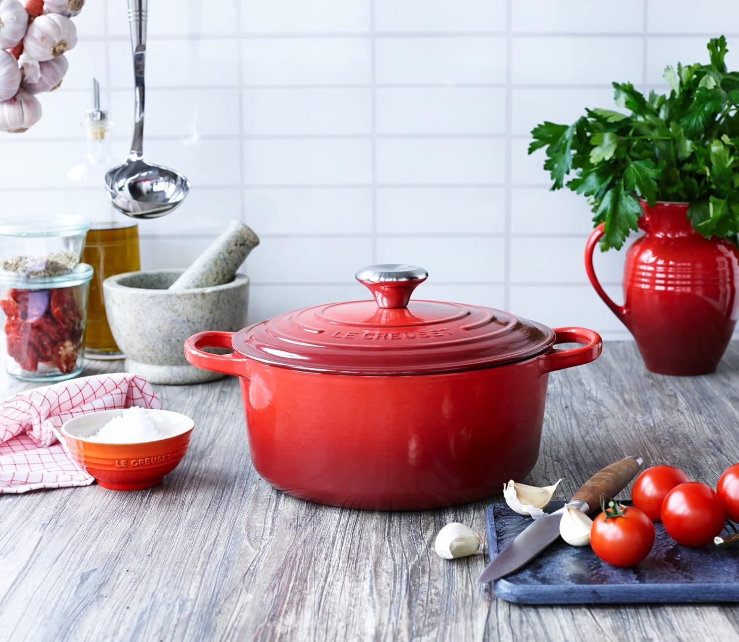 Lodge vs Le Creuset Dutch Ovens: The Complete Comparison Guide 2 Lodge vs Le Creuset Dutch Ovens: The Complete Comparison Guide