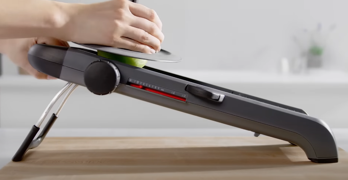 The Best Safest Mandoline Slicer For People Who Still Want Their Fingers 1 The Best Safest Mandoline Slicer For People Who Still Want Their Fingers